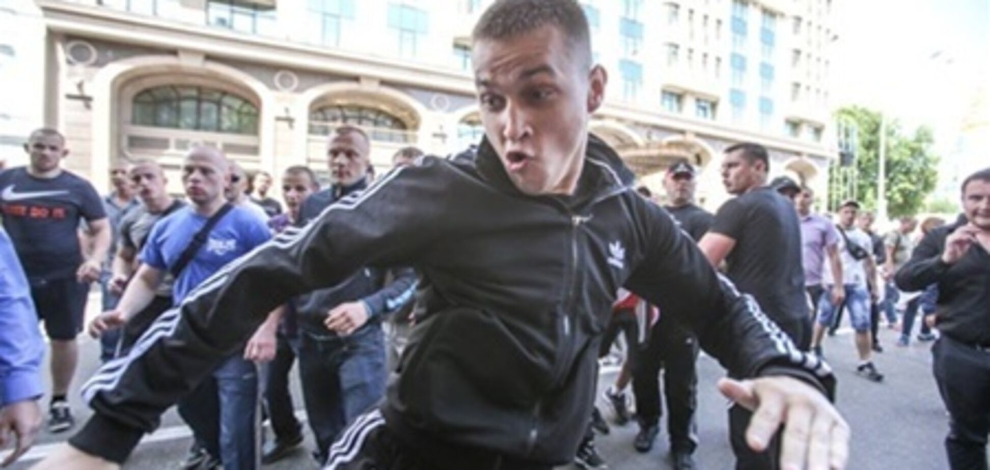 Депутат, пострадавшая от снежков, рвется расследовать избиение журналистов