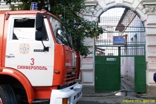 В центре Симферополя горело двухэтажное здание