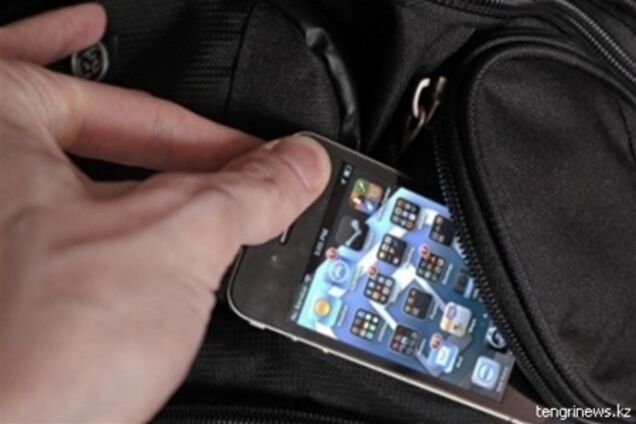 В Киеве ежедневно регистрируют кражи 15 мобильных телефонов