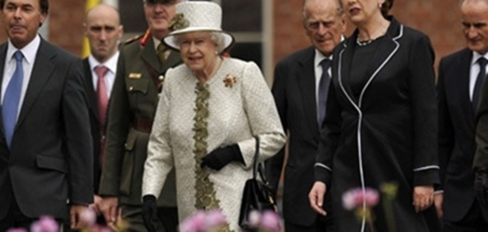 Королева Елизавета посетила масштабное цветочное шоу в Лондоне