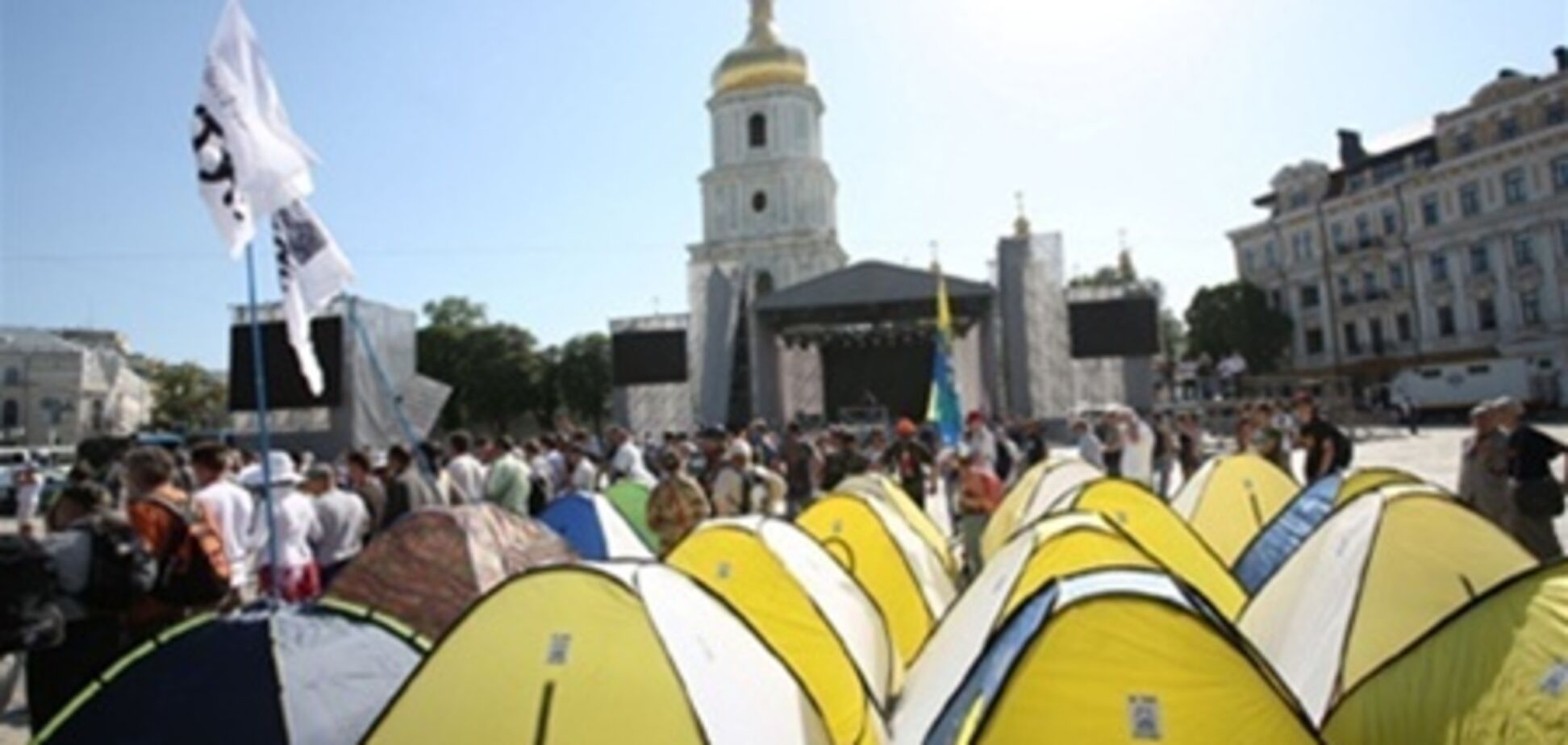 Попытка установить палатки на Софийской: суд допросит 'беркутовцев'