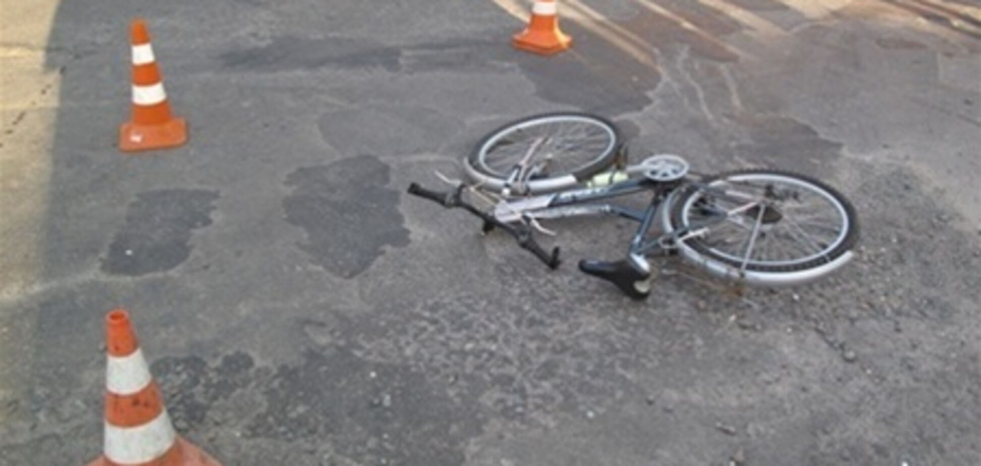 В Киеве сбили велосипедистку