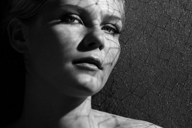 Кирстен Данст практически без платья