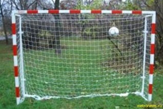 В России мальчика убило футбольными воротами
