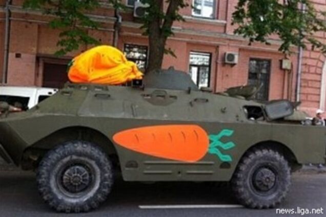 ГАИ открещивается от эскортирования БТР в Киеве