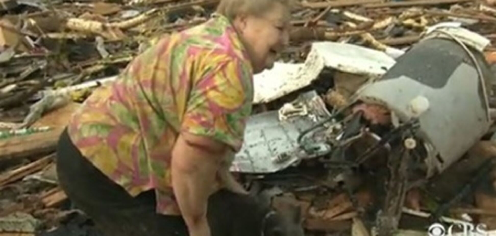 Жительница Оклахомы нашла своего пса во время интервью после торнадо
