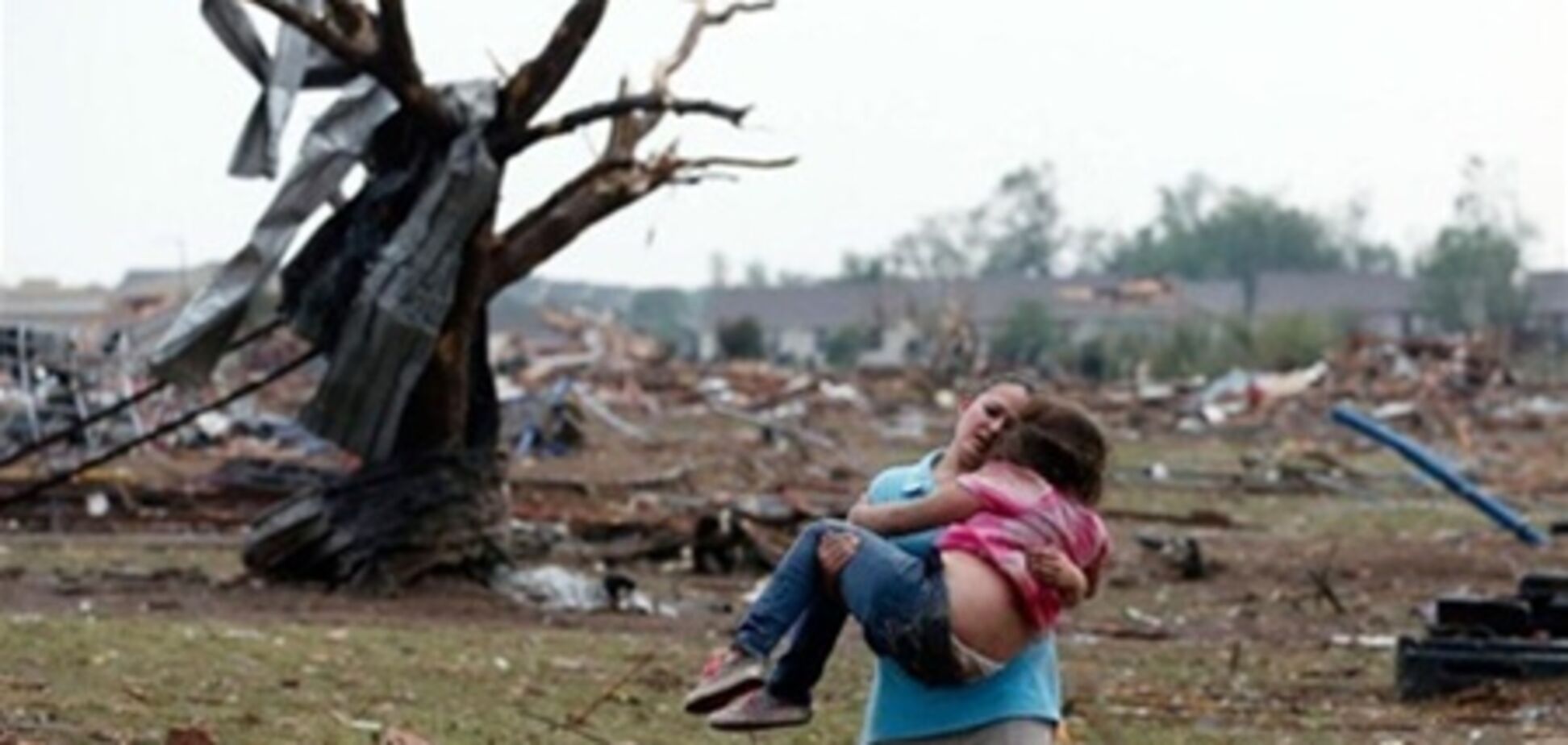 Торнадо в США разрушил школу, погибли десятки детей