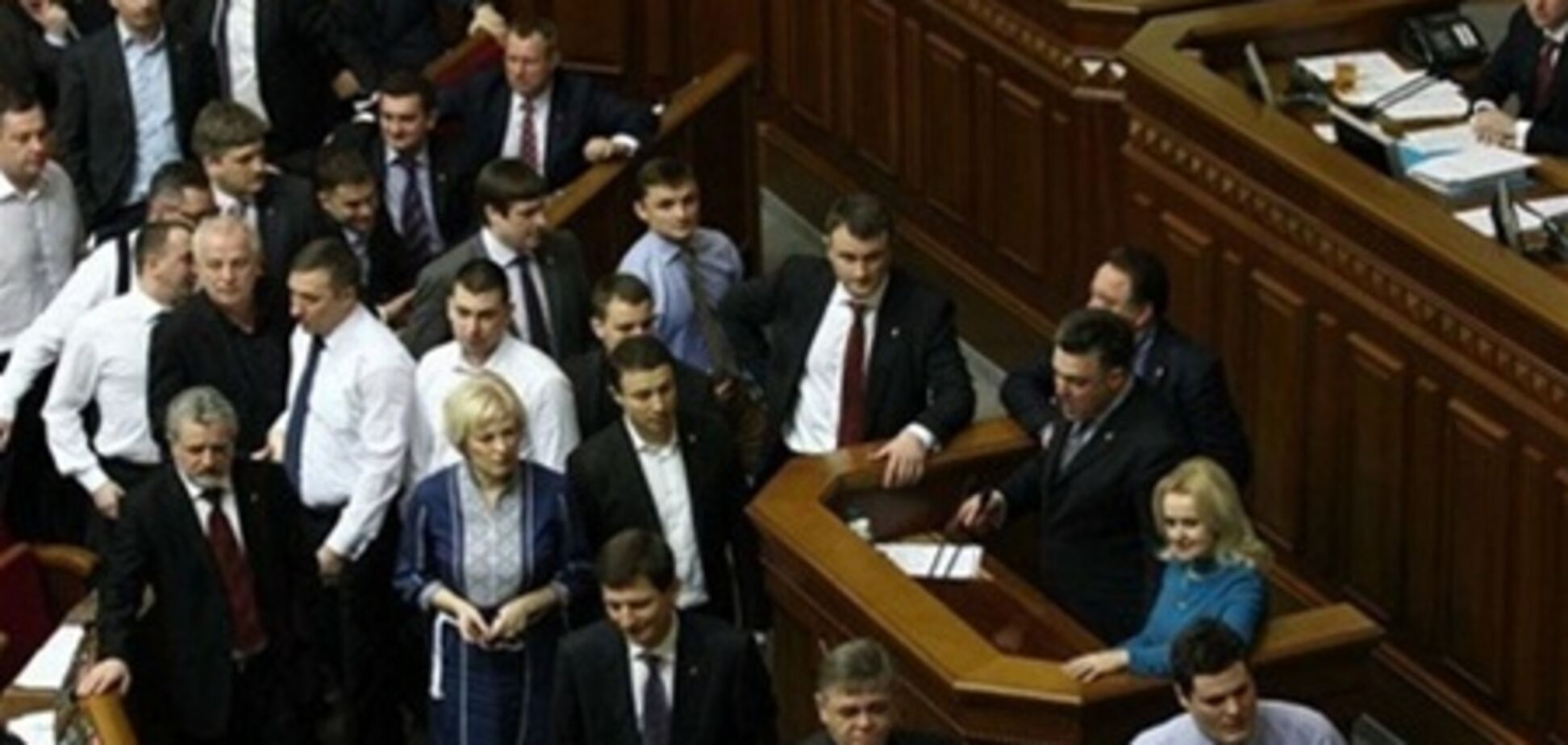 Нардепам придется экономить и отказаться от пособий