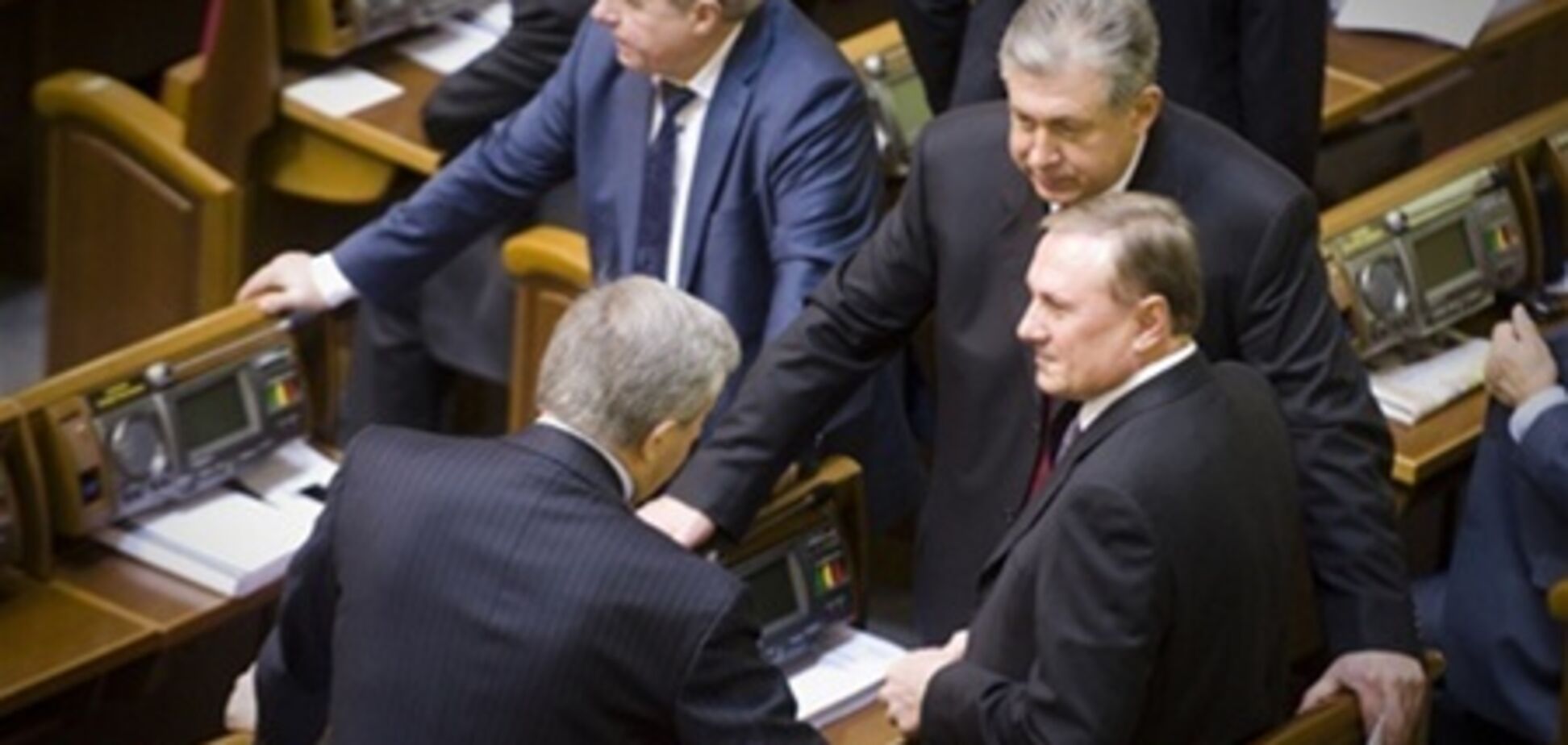 Регіонали хочуть голосувати в Раді лише по четвергах