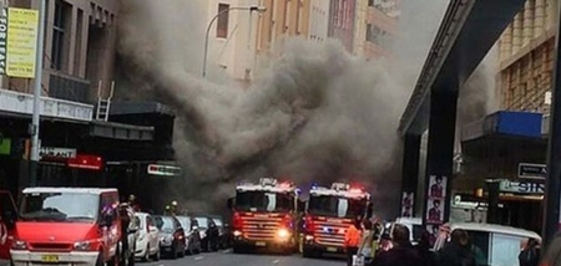 У Сіднеї понад тисячу осіб евакуювали через пожежу