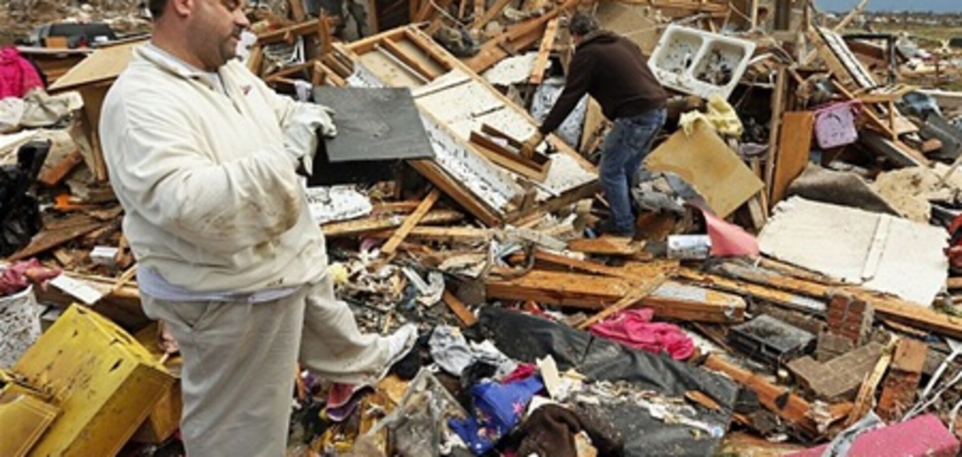 Під час торнадо в США вчителя закривали дітей собою