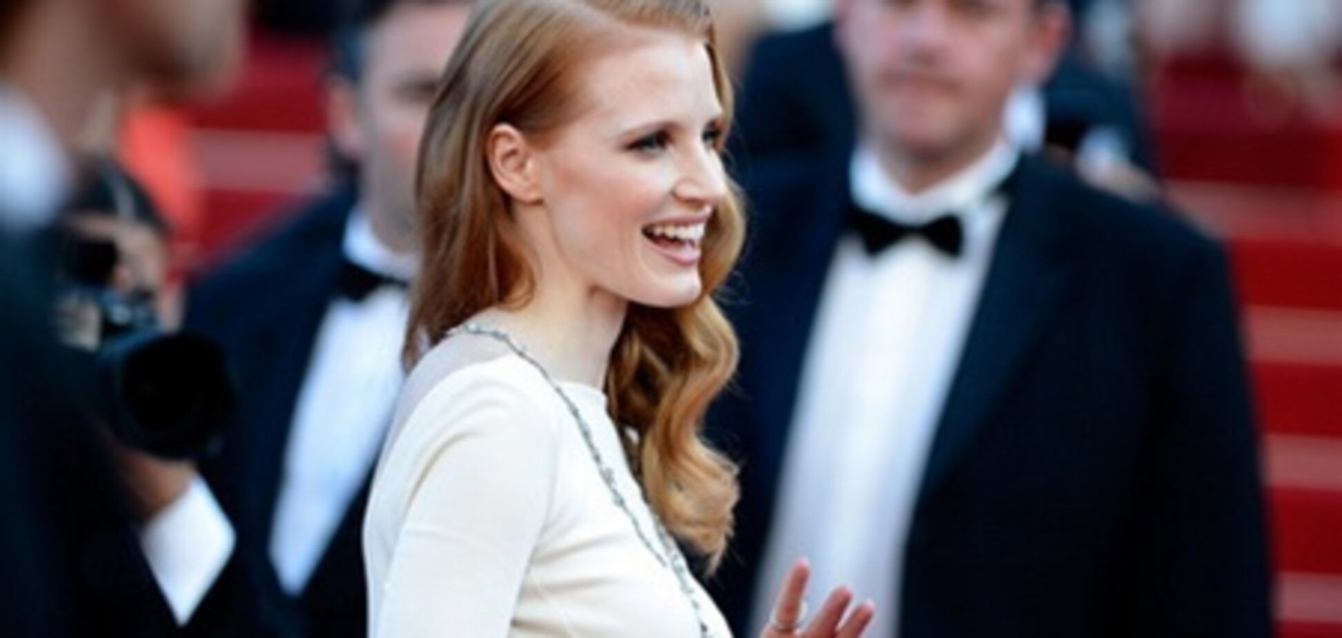 Джессика Честейн на показе 'Клеопатры' в Каннах: в очень закрытом платье