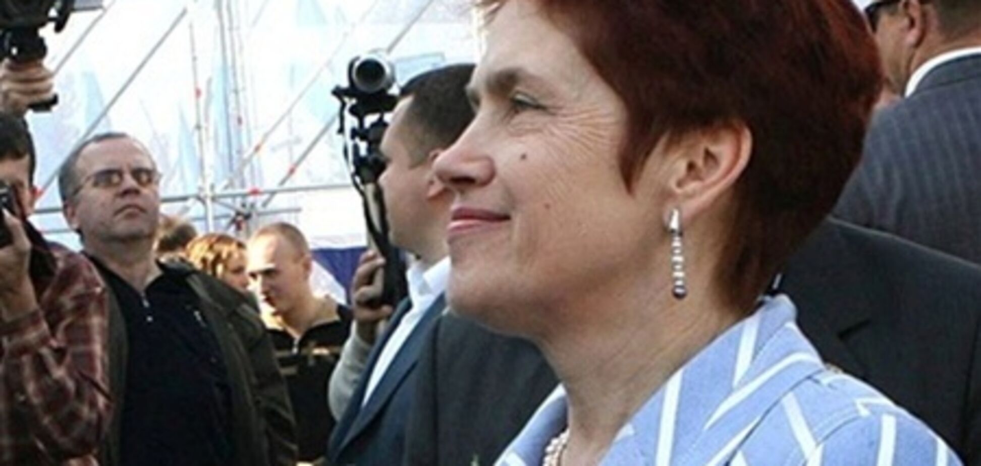 Жена Януковича сходила на спектакль по книге Матиос