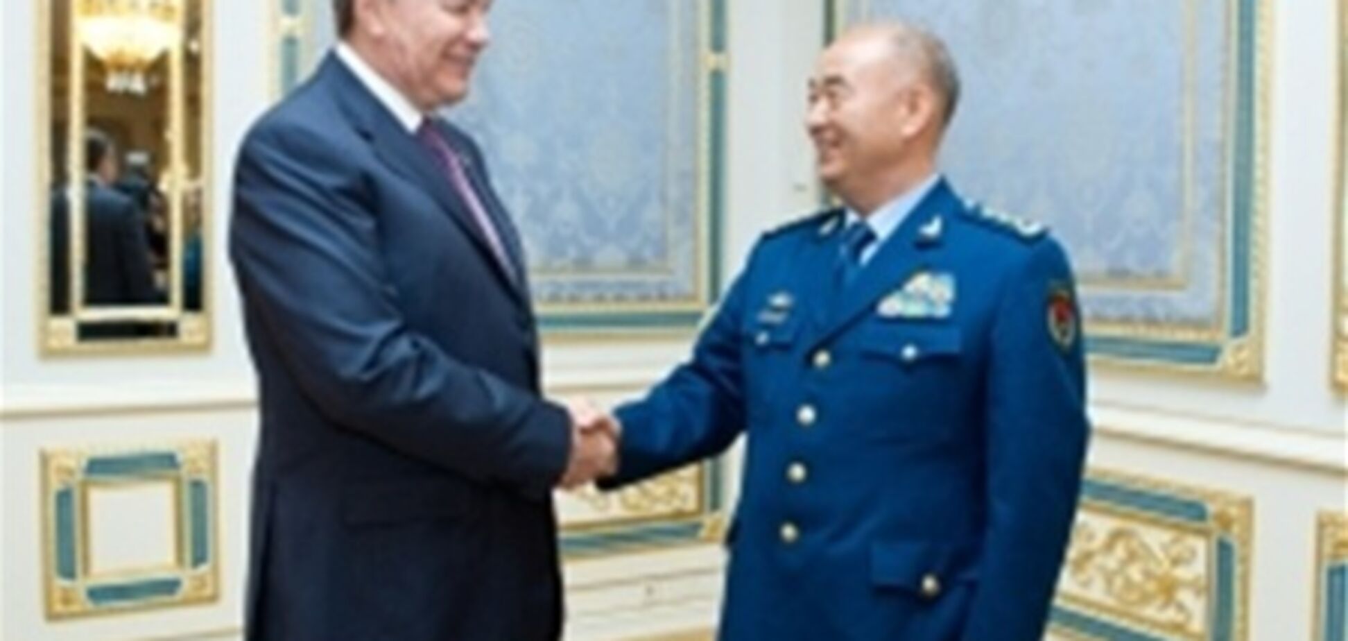 Янукович: Китай - важнейший военный партнер Украины