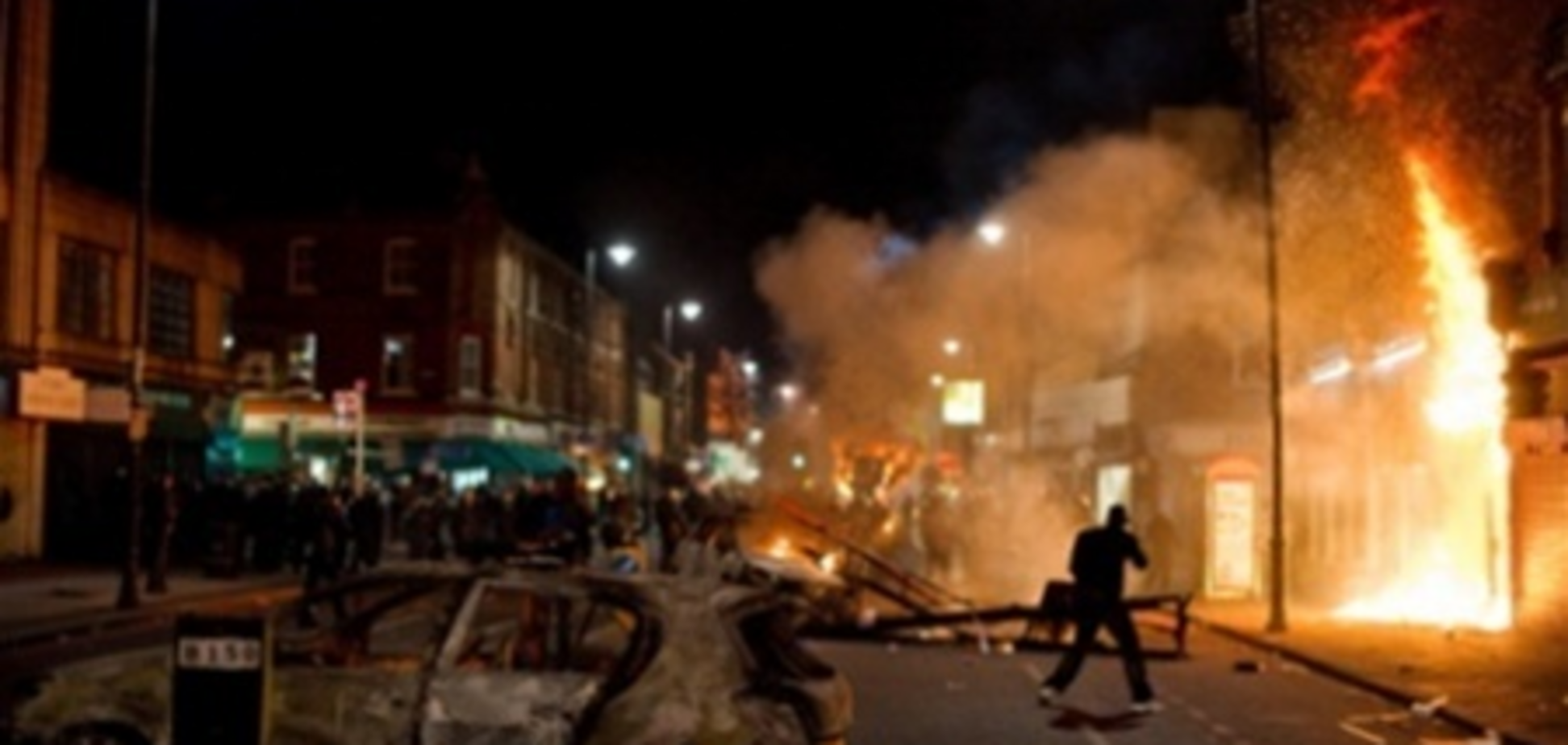 В Стокгольме не утихают массовые беспорядки молодежи
