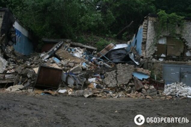 Оползень в Киеве: разрушено более десятка гаражей