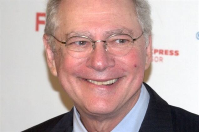 Режиссер 'Человека дождя' снимет военную драму о любовном треугольнике