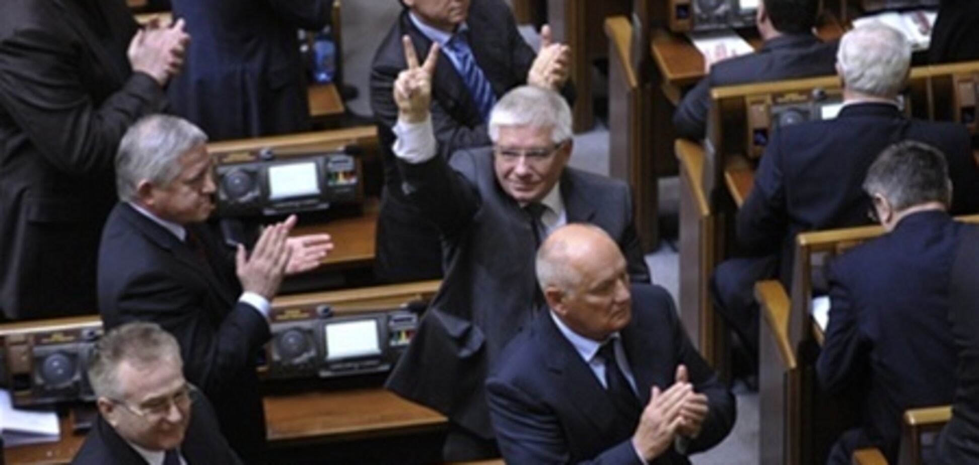 В столовой ВР подают гусиную грудку, осетров и семгу