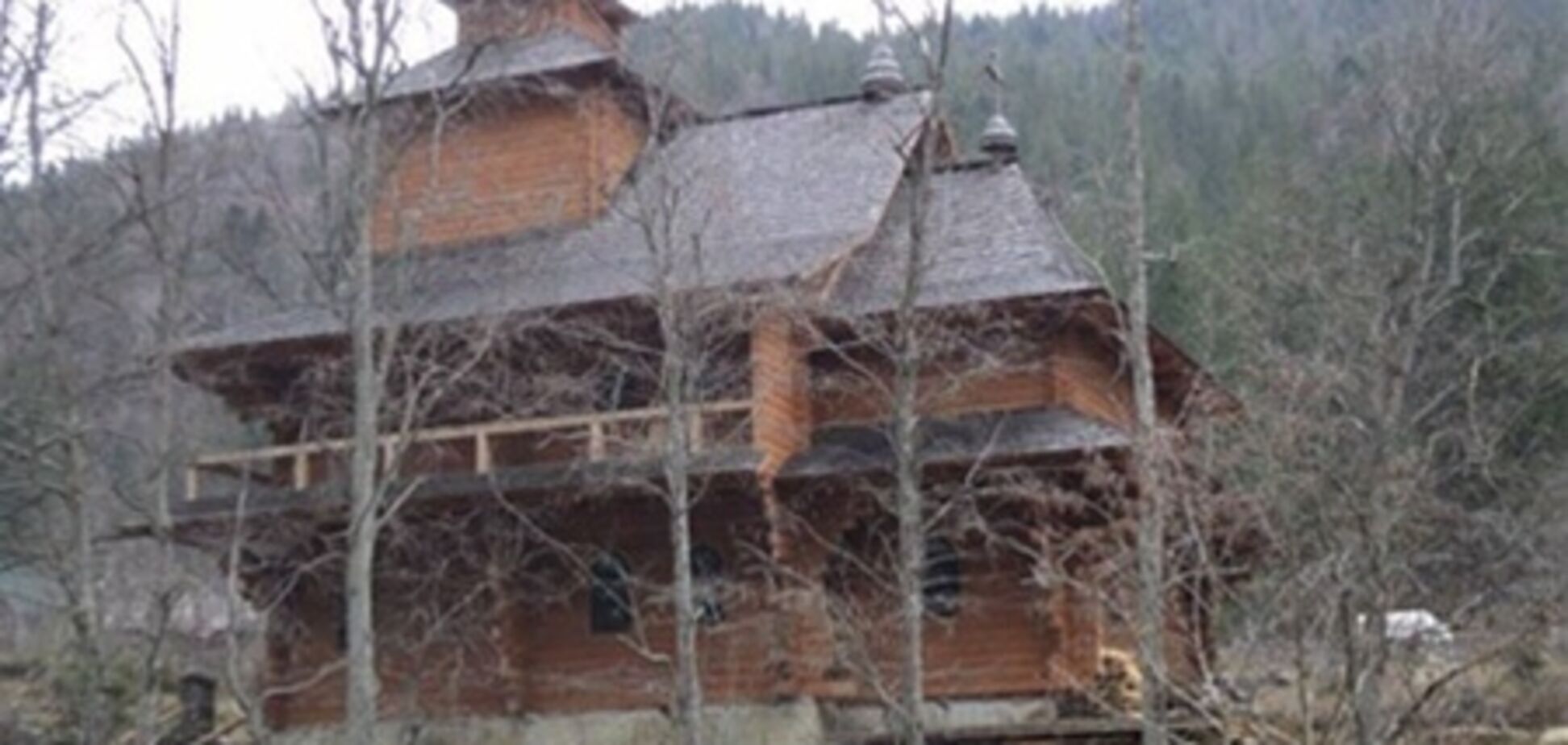 Ющенко строит в Карпатах комплекс с тремя музеями и дворцами