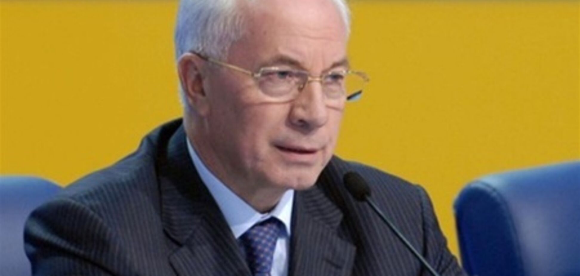 Азаров открыл движение по эстакаде на Почтовой площади