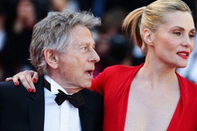 'Венера в мехах': без меха, но с вырезом до пупка