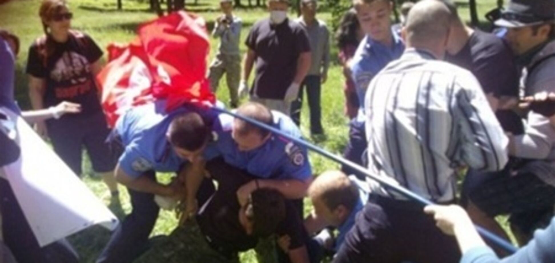 На 'субботнике' в Броварах пострадал милиционер - МВД