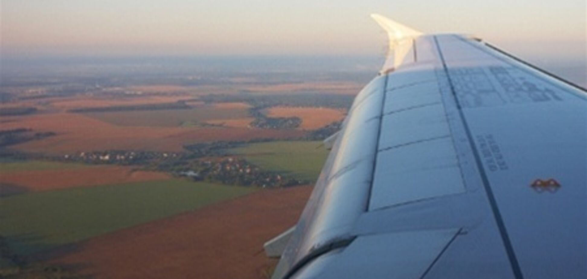 По пути в Москву у самолета чешского премьера треснуло стекло