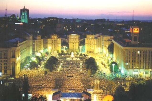 В Киеве на Майдане начался праздничный концерт