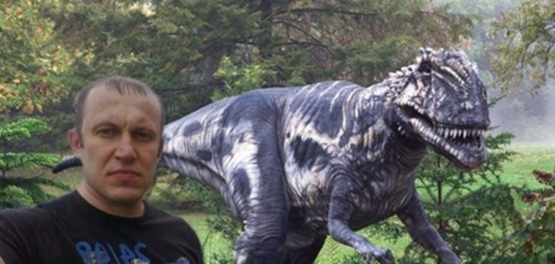 Самый суровый турист стал героем фотожаб