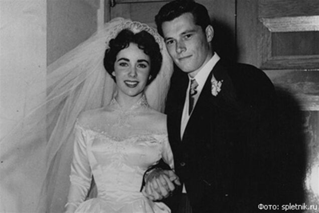 Свадебное платье Элизабет Тейлор уйдет с молотка