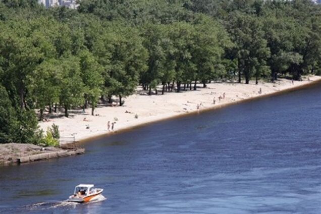 Из-за столичных пляжей Попов грозит увольнениями