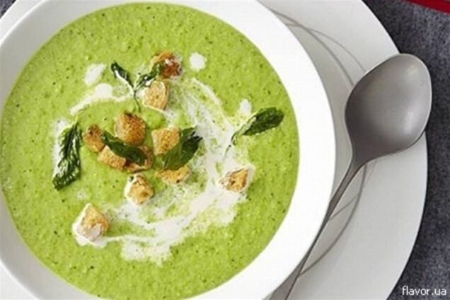 Суп из горошка и зелени