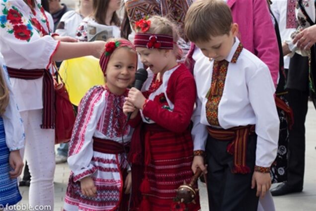 Украинцы устроили 'мегамарш' вышиванок в центре Лондона