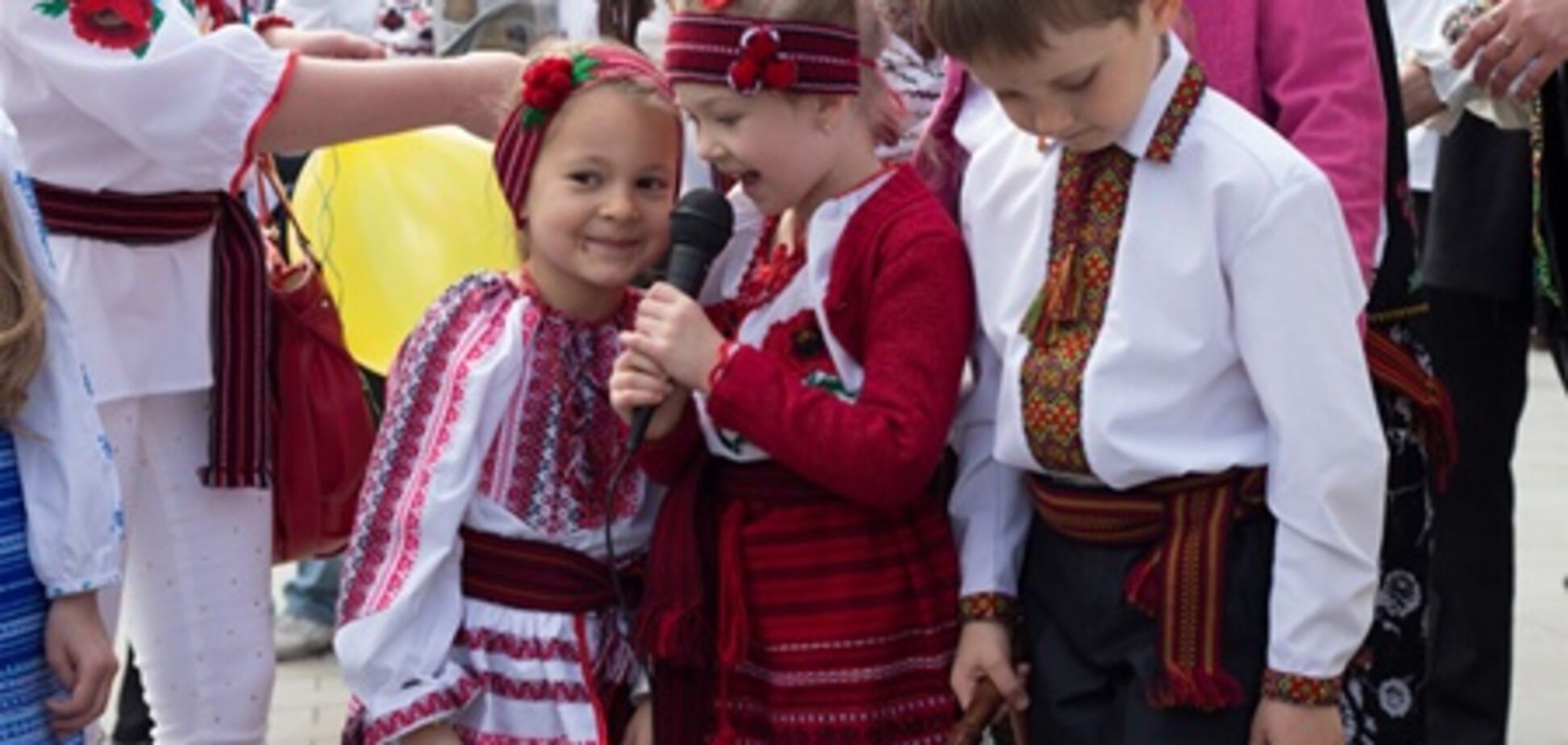 Украинцы устроили 'мегамарш' вышиванок в центре Лондона