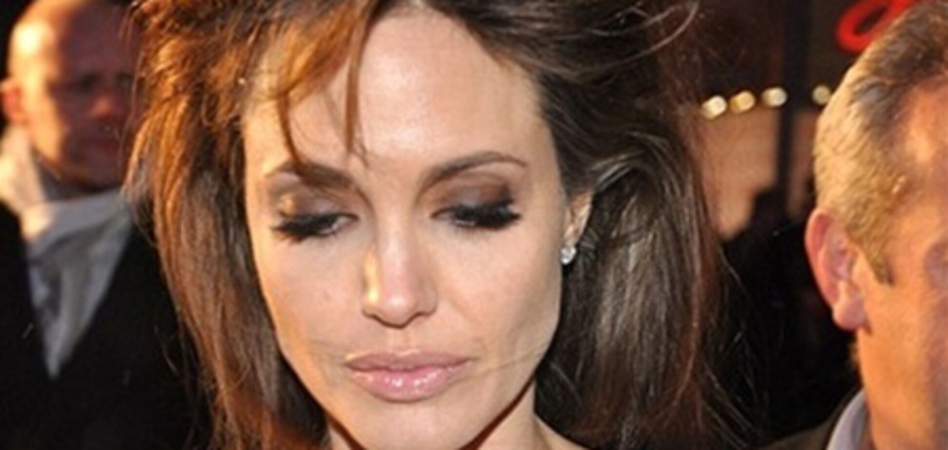 Тетя Джоли умерла от рака груди