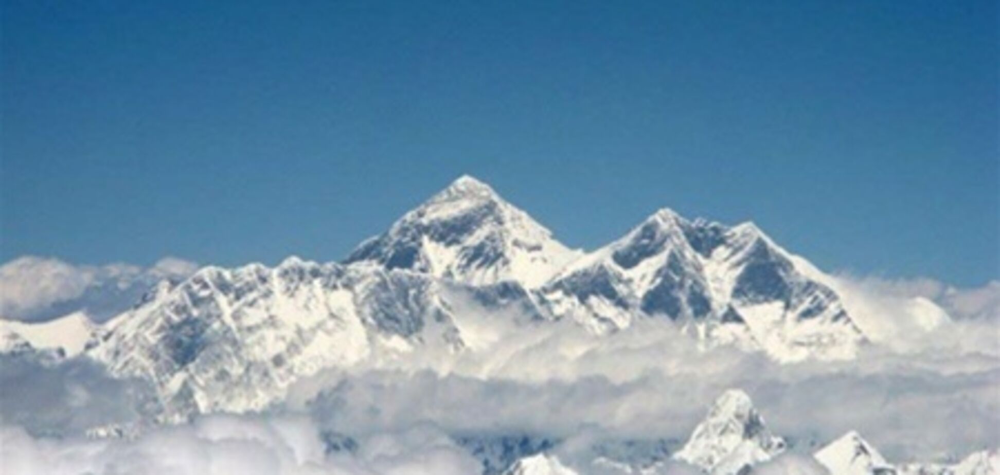 На Эвересте собрали четыре тонны мусора