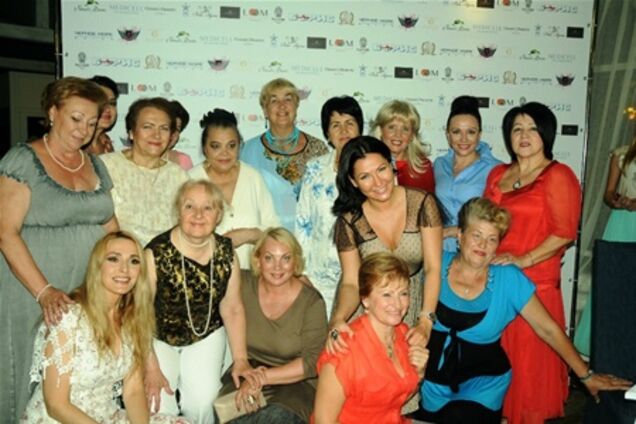 Звездные мамы оторвались на тусовке у Айсиной. Фото. Видео