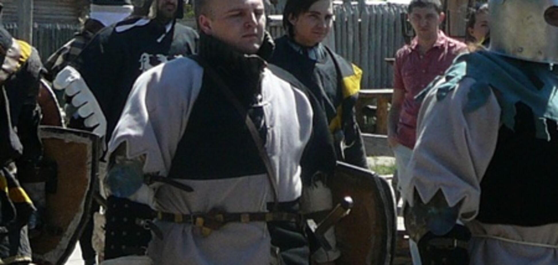 Рыцари в 'Киевской Руси' сошлись в 'стенке на стенку': у зрителей аж дух захватывало