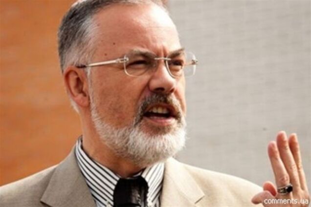 Табачник считает, что автор клипа 'Привет, Америка' не дружит с головой