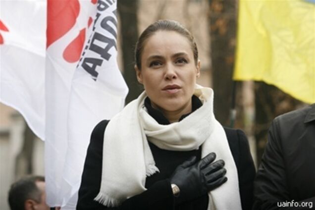 'Экономная' Королевская заказала такси на 100 тыс. гривен дороже, чем Тигипко