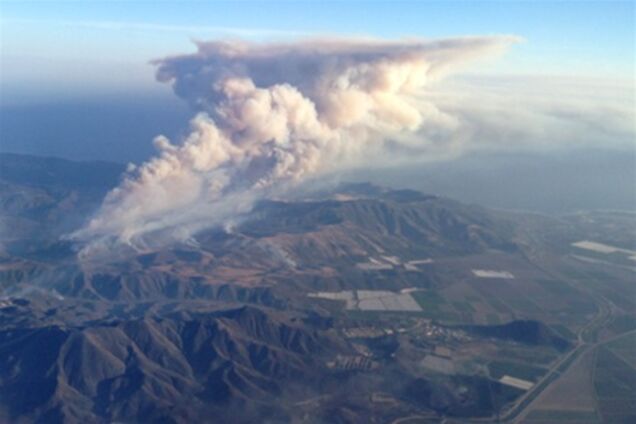 Сотни американцев покинули свои дома из-за пожара