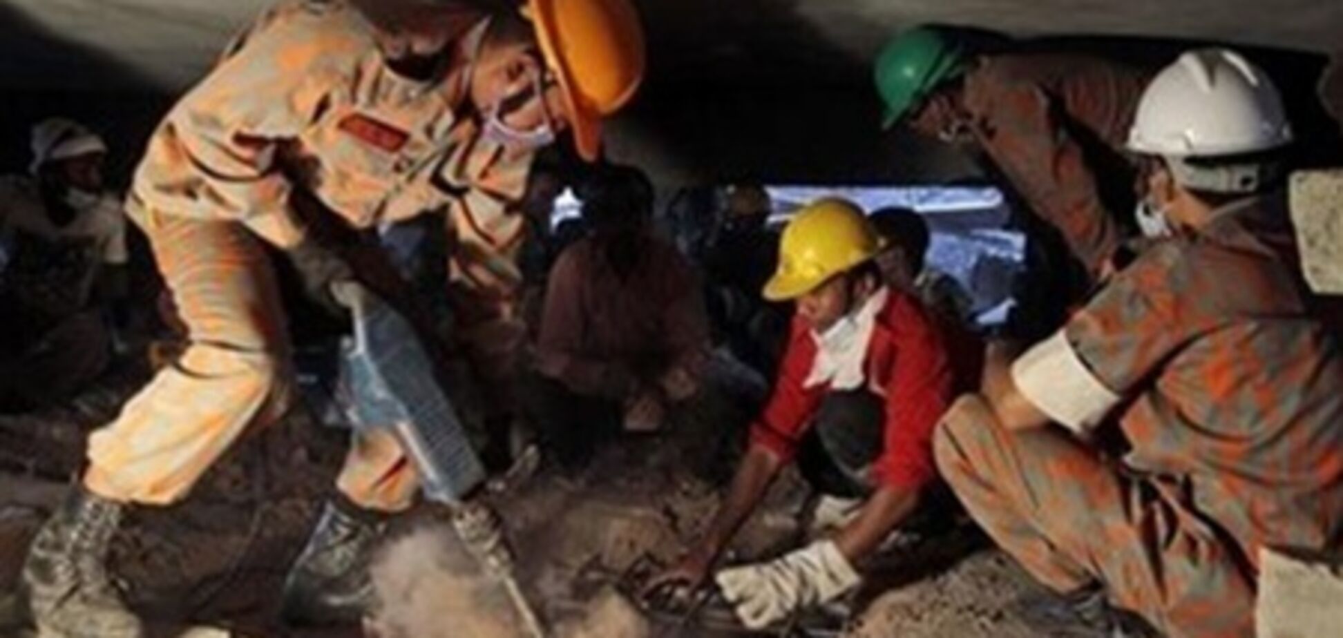 При обрушении здания в Бангладеш погибло более 500 человек