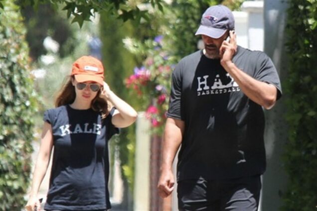 Маленькая Элиза Душку и ее очень большой бойфренд