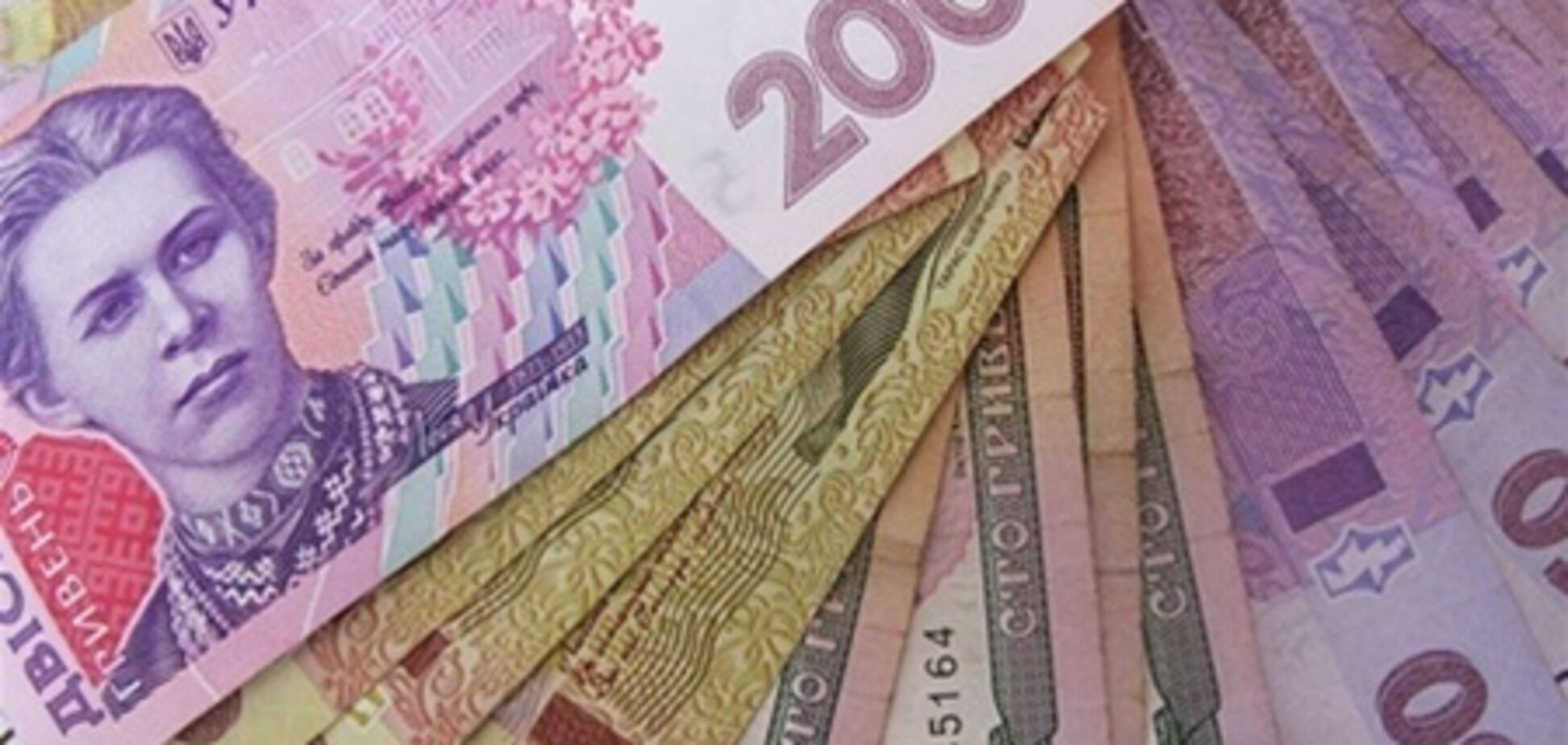 Гривня укрепляет позиции на межбанке