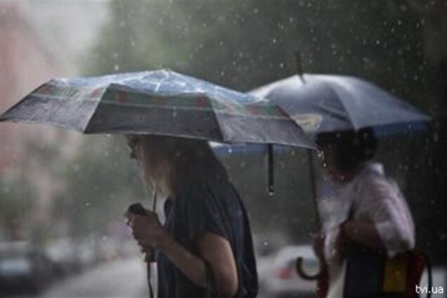 Весна попрощається з Україною градом і грозами