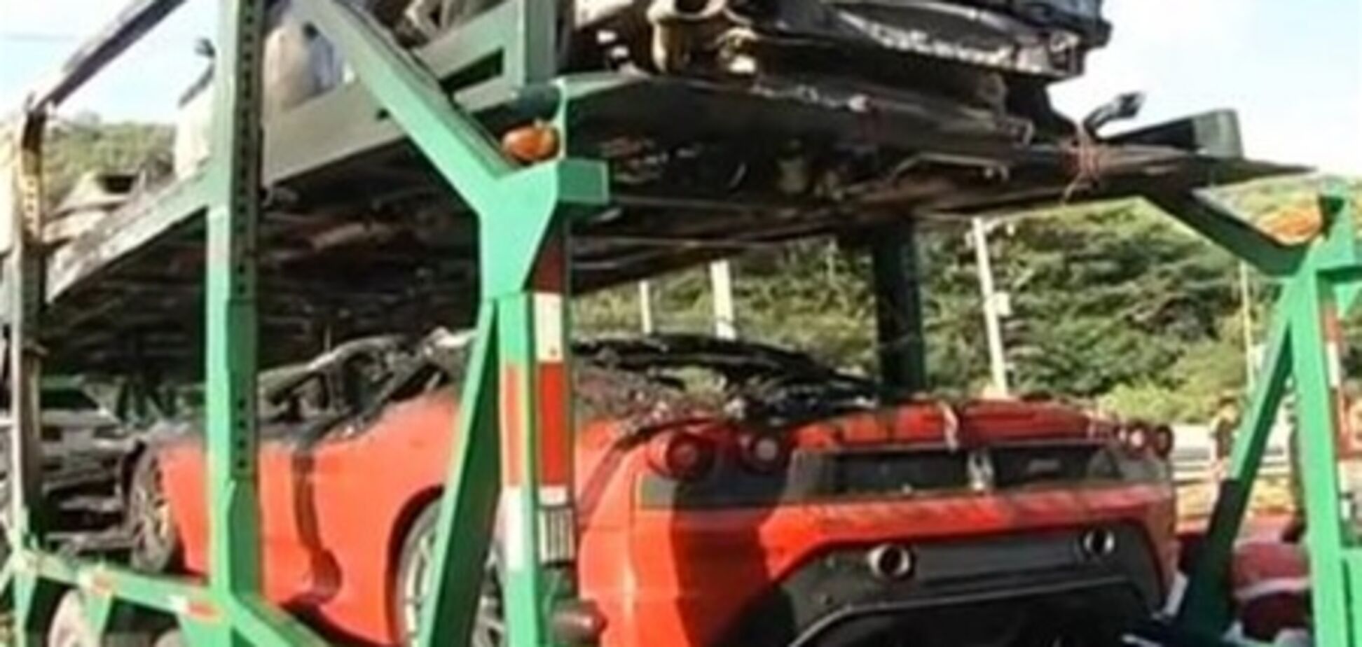В Таиланде сгорел трейлер с суперкарами на $3,3 млн