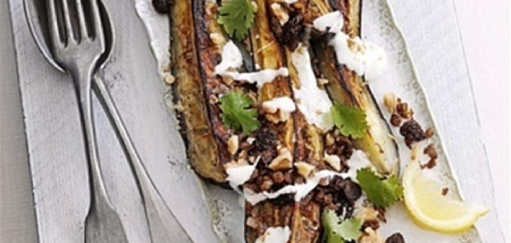 Запеченные баклажаны с грецкими орехами