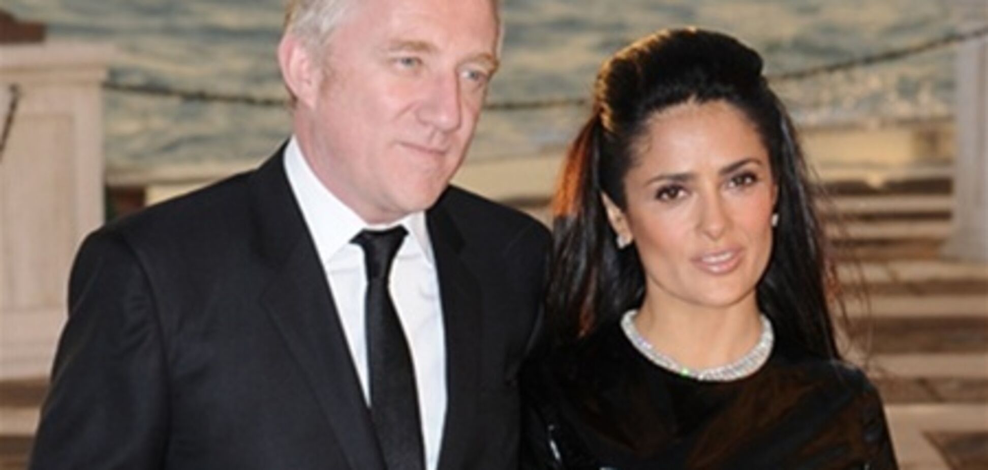 Сальма Хайек позвала друзей на благотворительный ужин