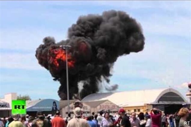 На авиашоу в Мадриде рухнул самолет: погиб пилот