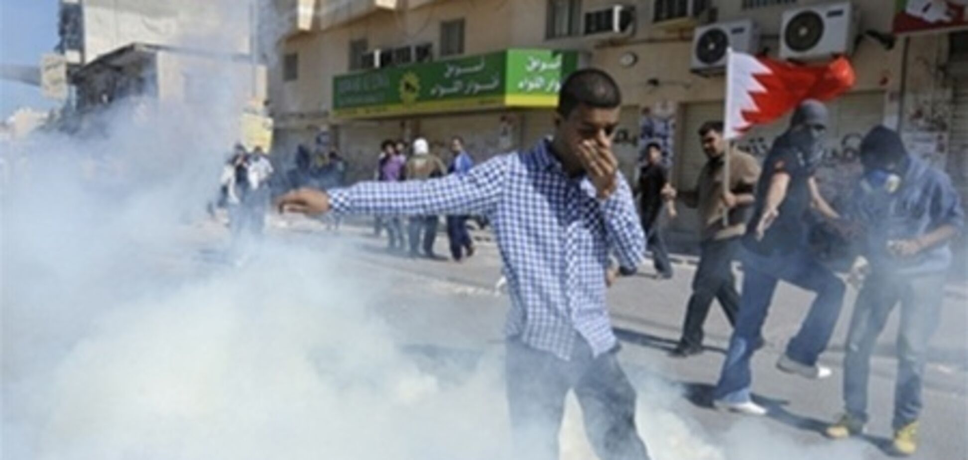 В Бахрейне десятки активистов получили по 15 лет за нападение на полицию